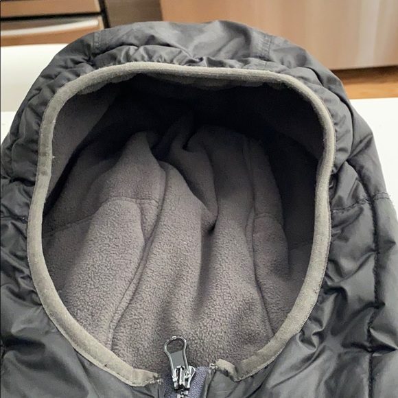 North Face down jacket Youth Large - Picture 3 of 6
